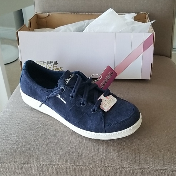 Skechers Shoes - Skechers Navy sneakers / canvas shoe